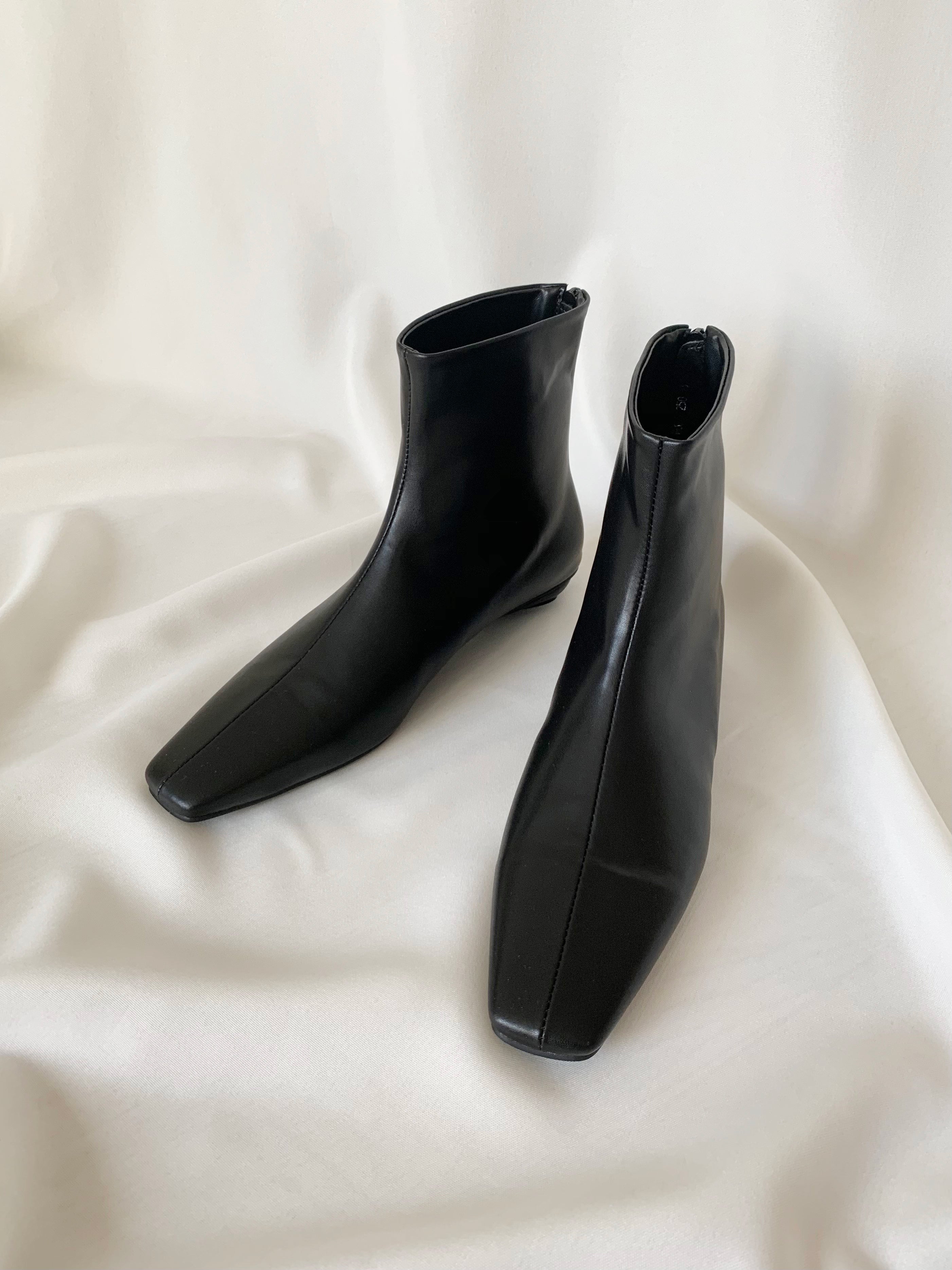 Pointy Square Toe Flat Boots – Neda Store